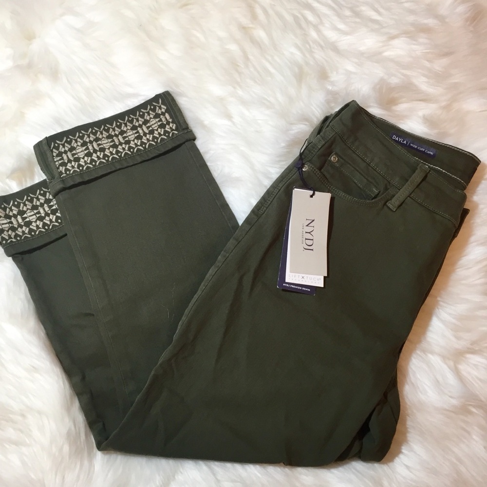 NYDJ Dayla wide cuff Capri sz 8 NWT ❤️